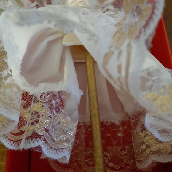 Vintage Porcelain Angel - Picture 2 of 3